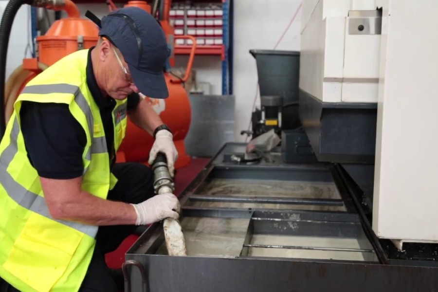 آموزش تمیز کردن دستگاه CNC