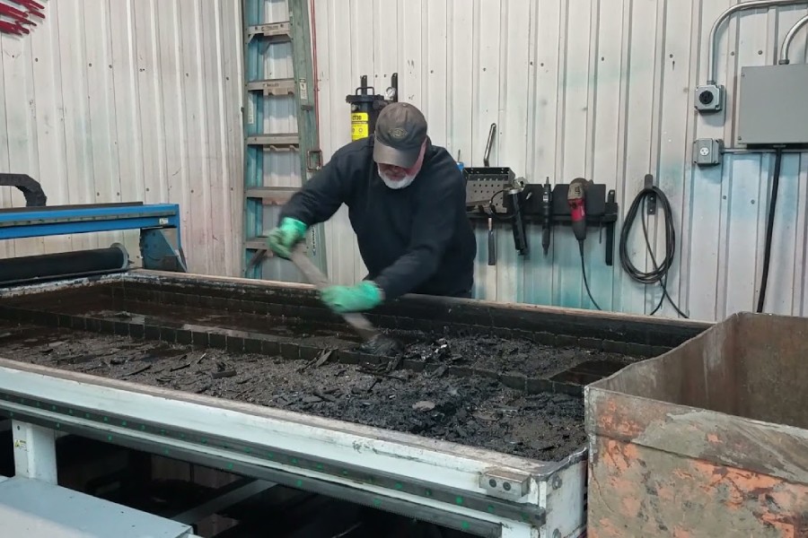 شوینده‌های مناسب برای تمیز کردن دستگاه CNC
