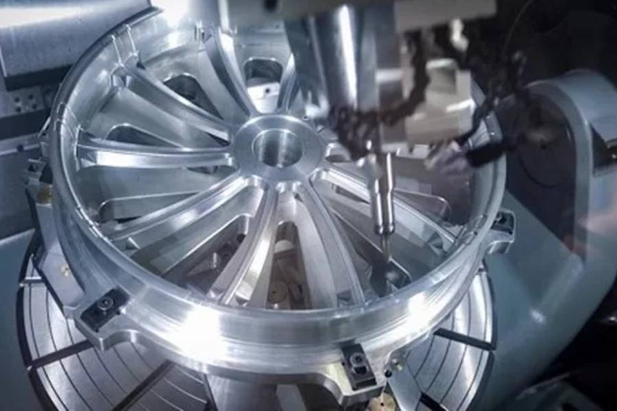 دستگاه CNC چیست و چگونه کار می‌کند؟