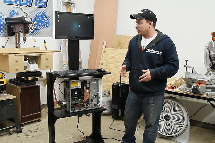 چه کامپیوتری برای اتصال به دستگاه CNC مناسب است؟